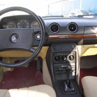 Mercedes Мерцедес W123 240 D дизел 1983г. автоматик, снимка 6 - Автомобили и джипове - 16575658