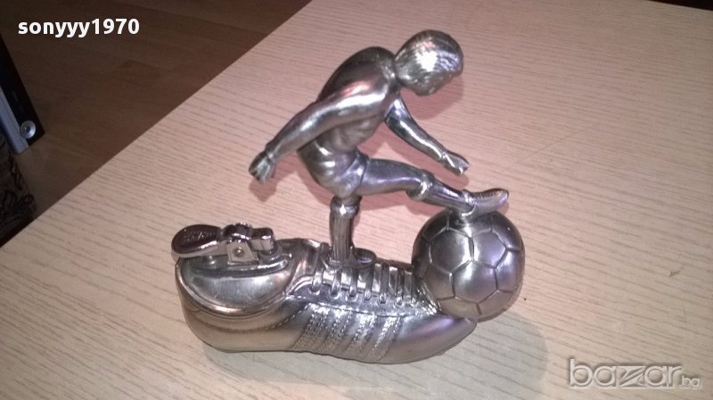 Ретро метална запалка с футболист 14/14/5см-внос швеицария, снимка 1
