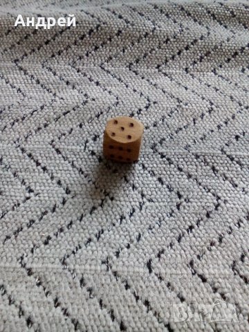 Старо дървено зарче,зар