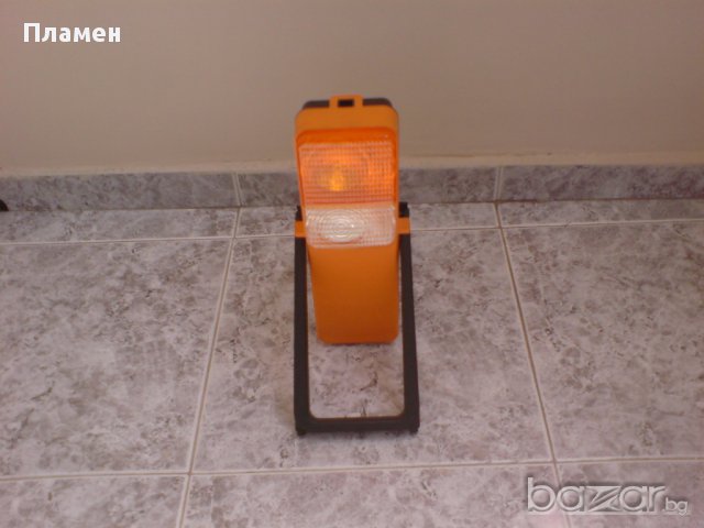Халогенен авариен прожектор със стойка на батерии, снимка 2 - Аксесоари и консумативи - 14683475