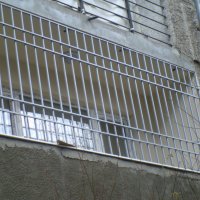 Демонтаж на метални балкони