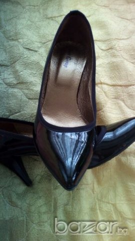 Черни лачени обувки - нови