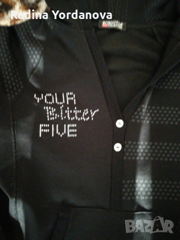 Много красив суичър.На звездички и надпис с камъчета., снимка 2 - Суичъри - 23188903