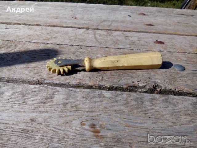 Пчеларски инструмент, снимка 1 - Антикварни и старинни предмети - 19314971