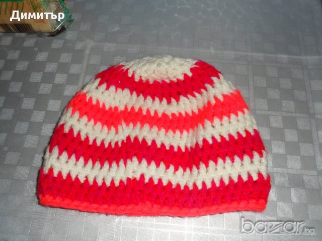 Продавам ръчно плетени шапки, снимка 5 - Шапки - 13750183