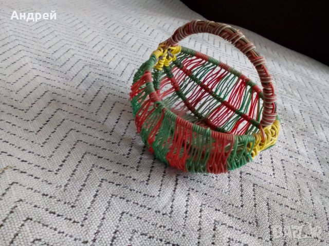 Стара сувенирна кошничка