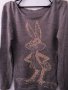 Бежов фин пуловер с бродиран заек с ламе., снимка 1 - Блузи с дълъг ръкав и пуловери - 13619683