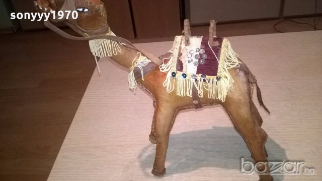 камила 30х30х10см-кожа-внос швеицария