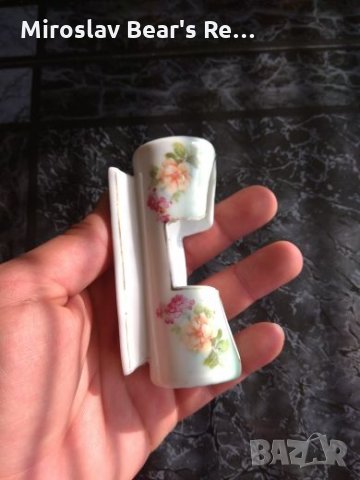 Мъничък Много Красив Порцеланов Салфетник 