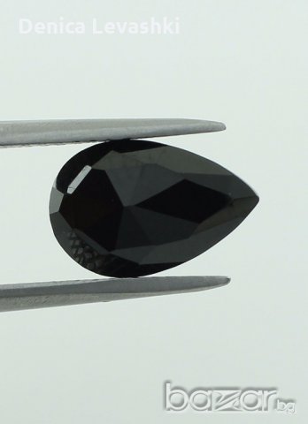 Естествени скъпоценни камъни - черен шпинел, снимка 1 - Други - 19710004
