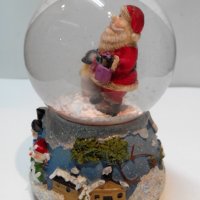 Преспапие с латерна  Дядо Коледа, снимка 3 - Музикални играчки - 24030900
