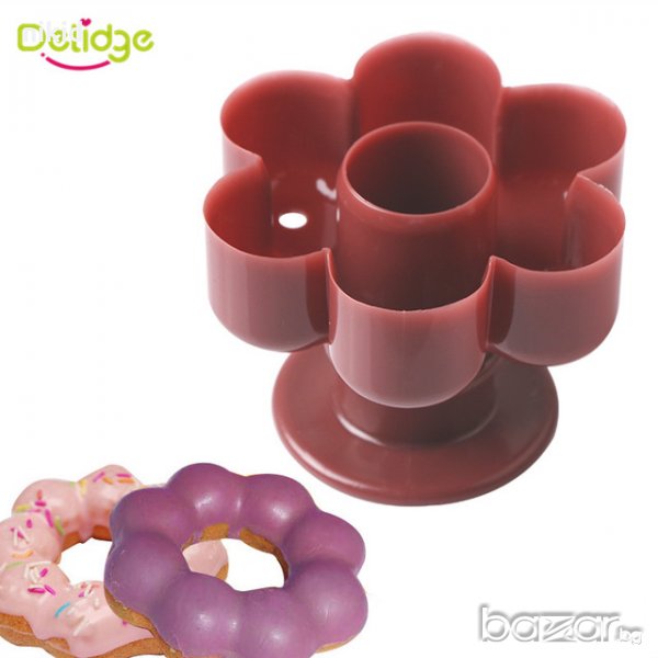 3D цвете с дупка пластмасов резец форма за поничка понички сладки фондан тесто, снимка 1