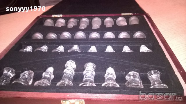 Нов стъклен шах в красива дървена кутия-внос швеицария, снимка 6 - Антикварни и старинни предмети - 16433354