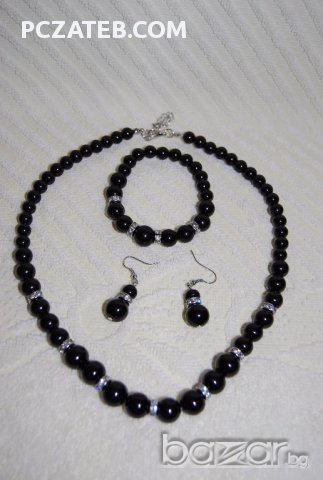 Комплект от черни перлички гердан, гривна и обици, снимка 4 - Бижутерийни комплекти - 12907834