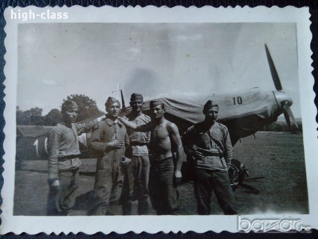 ОРИГИНАЛНА СНИМКА SOLDIERS-PILOT 1943 WWII  Authentic Image Air Force WAR-PLANE