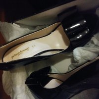 Елегантни черни лачени обувки, снимка 1 - Дамски обувки на ток - 10781932