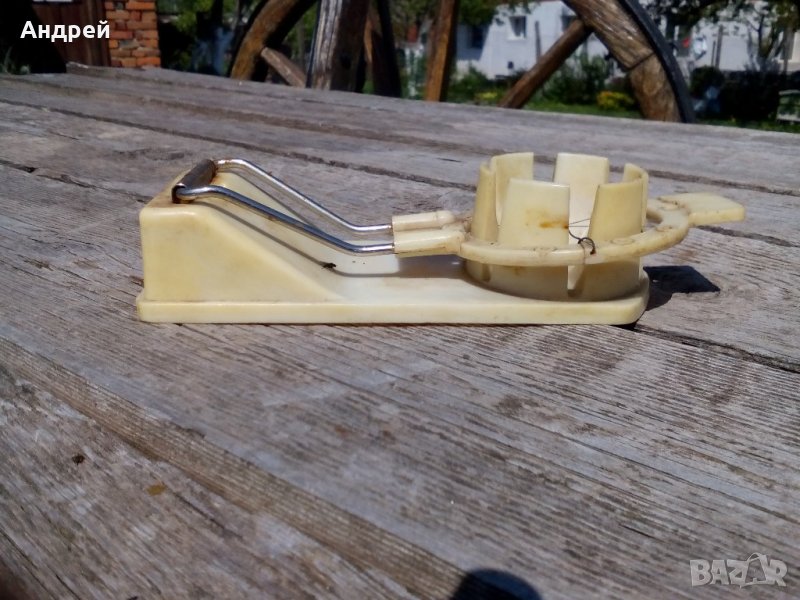 Стар уред за рязане на яйца, снимка 1