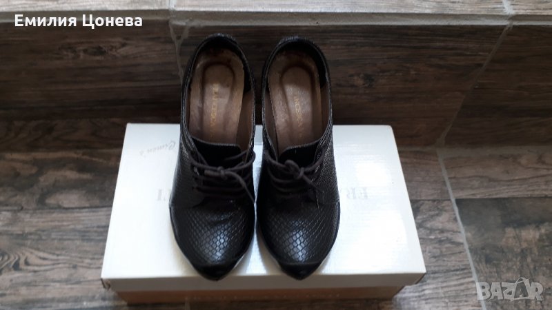 Лачени обувки , снимка 1