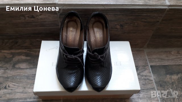 Лачени обувки 