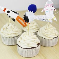 12 бр Ракета космонавт астронавт космос топер клечки украса декор за кексчета мъфини парти , снимка 1 - Други - 25945648