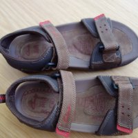 нови кожени сандали Clarks, 31ви номер, снимка 7 - Детски сандали и чехли - 18684339