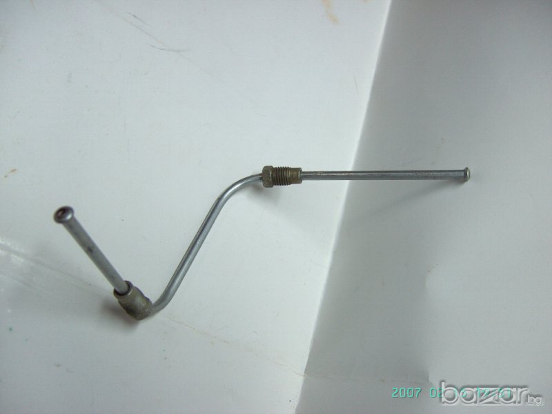 Желязна тръбичка с гайки за спирачната помпа на москвич , снимка 1