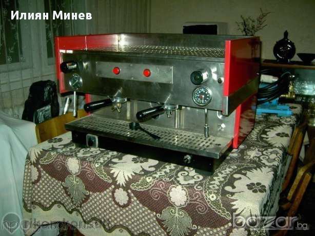 Кафемашина професионална и кафемелачка, снимка 1 - Кафе машини - 13613912