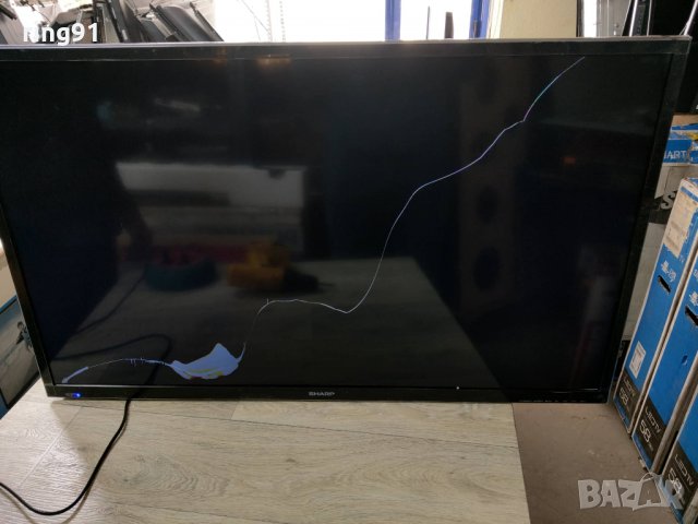 Телевизор Sharp LC-40CFE4042E На части Само подсветка 