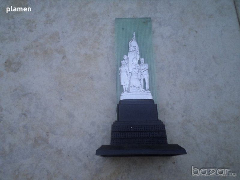 Стар монумент, снимка 1