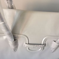 Нова кожена чанта Estee Lauder и картодържател, оригинал, снимка 9 - Чанти - 19307427