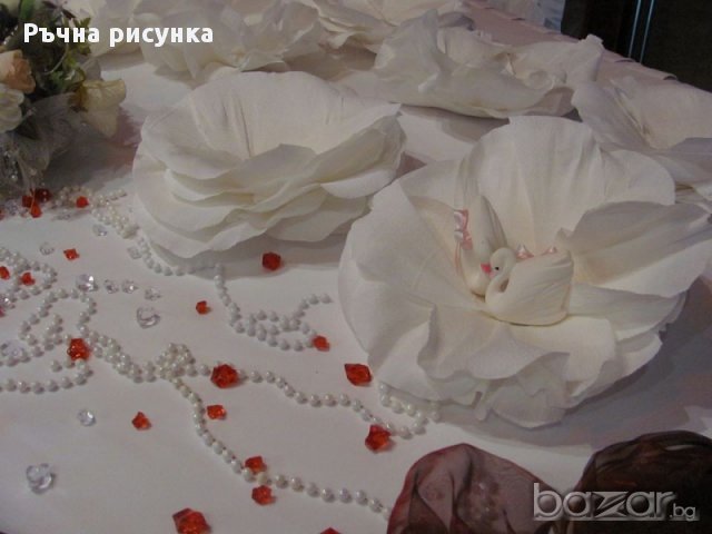 Големи рози от хартия, снимка 3 - Декорация за дома - 15761146