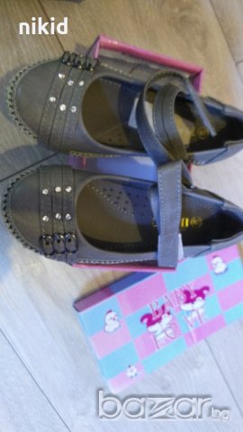 Балеринки детски обувки сива кожа с тока и камъчета, снимка 1 - Детски сандали и чехли - 20273344