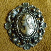 Бароков сребърен медальон, снимка 1 - Колекции - 24277424