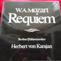 W. A. Mozart– Requiem Herbert von Karajan, снимка 1 - Грамофонни плочи - 25398477