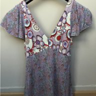 Дамска блуза BENETTON оригинал, size М, интересен модел с леко гол гръб, връзване отзад, мн.запазена, снимка 1 - Тениски - 11118058