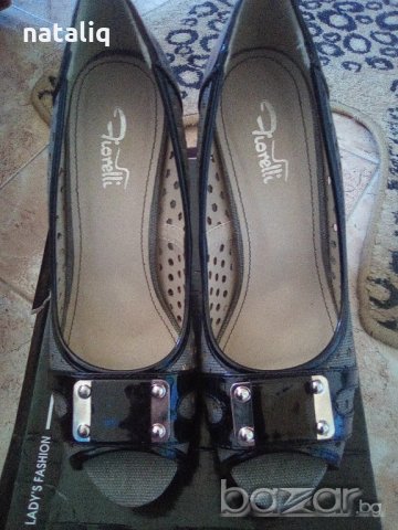 Дамски отворени обувки