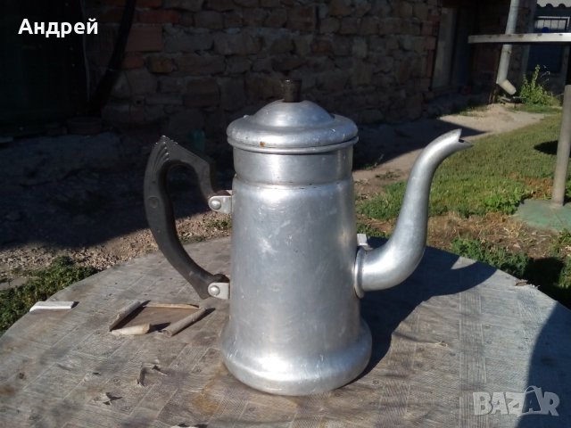 Стар алуминиев чайник, снимка 1 - Антикварни и старинни предмети - 22697303