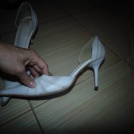 Елегантни бели обувки,естествена кожа, снимка 2 - Дамски обувки на ток - 15028693