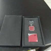 Плюс подарък! Прекрасен Дамски Подаръчен Комплект Ключодържател и запалка в червено, снимка 1 - Други - 20898551