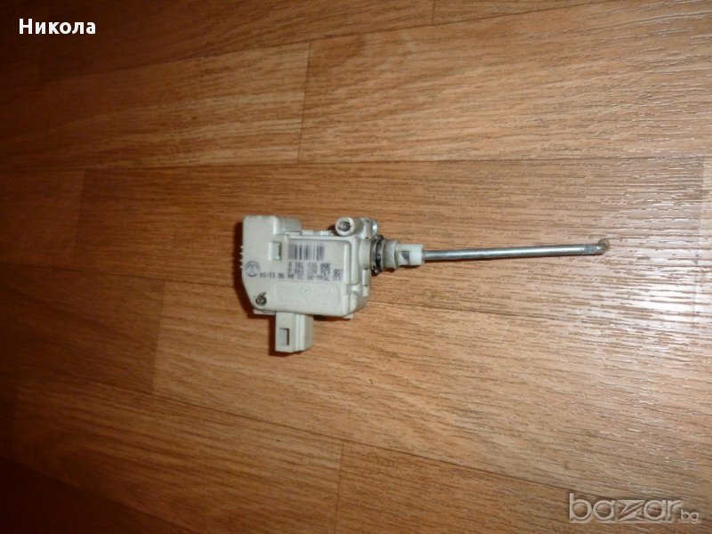 Машинка  за задна врата Голф 4, снимка 1