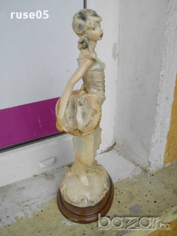 Статуетка "Продавачка на риба", снимка 4 - Други ценни предмети - 9391002