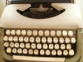 Продавам пишеща машина "Марица", снимка 1