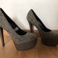 Обувки Roccobarocco, снимка 1 - Дамски обувки на ток - 22910928