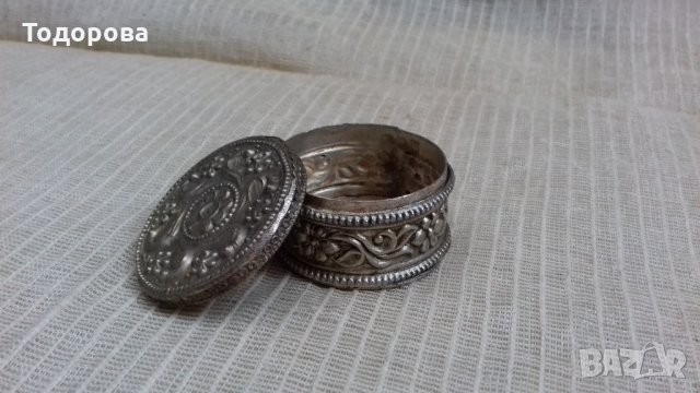 Малка метална кутийка, снимка 2 - Други ценни предмети - 21619676