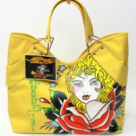 Нова дамска чанта  ED HARDY PARFUMS 'VERONICA' YELLOW оригинал , снимка 1 - Чанти - 12327249