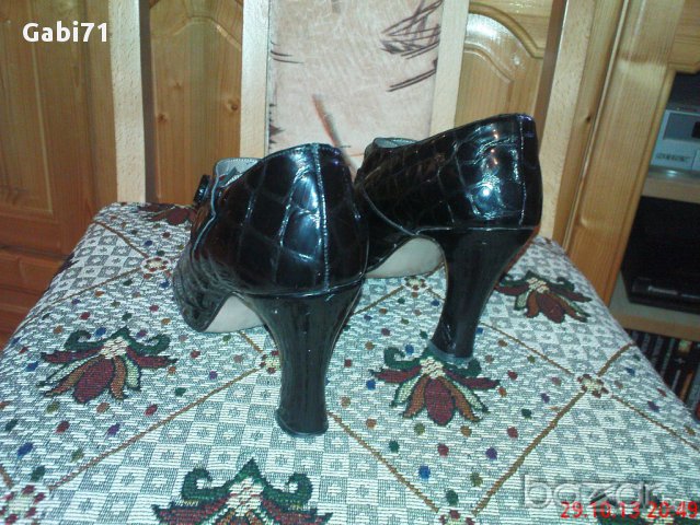 Обувки дамски лачени от естествена кожа в отлично състояние, токче 10 см. № 39, 25 лв, снимка 3 - Дамски обувки на ток - 12747053
