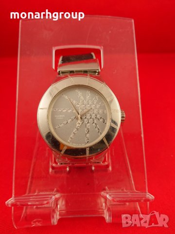 Часовник Swatch, снимка 2 - Дамски - 23536352