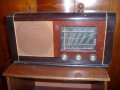 Ретро радиоприемник Филипс, снимка 1 - Антикварни и старинни предмети - 11194463