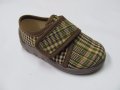 Български пантофи каре, снимка 1 - Бебешки обувки - 17677060