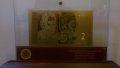2 лева златни банкноти в стъклена поставка+сертификат